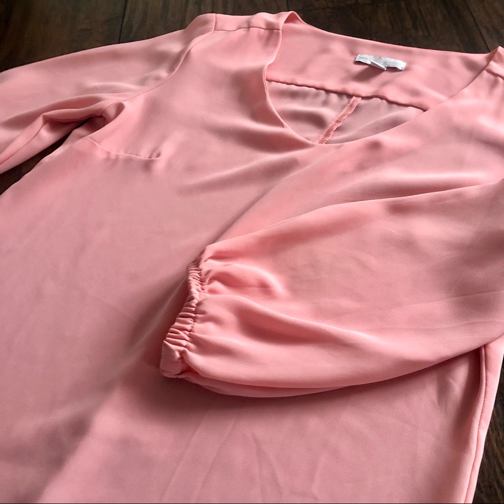 đ¨ ALL TOPS $7 đ¨ - Picture 2 of 5